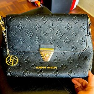 Adrienne Vitttadini - shoulder/crossbody bag.